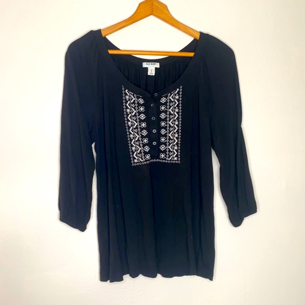OLD NAVY BLACK & WHITE LONG SLEEVE SHIRT